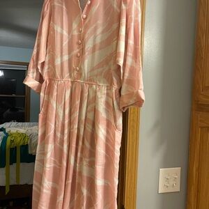 Leslie Fay Pink and White Long Sleeve Dress